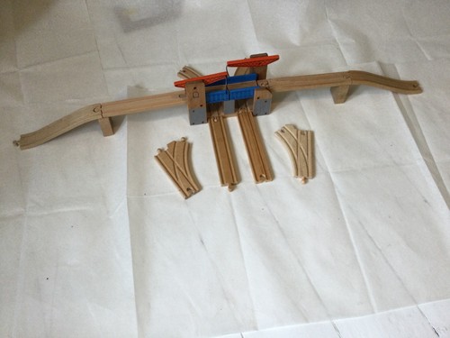 Wooden train track lifting - wooden,