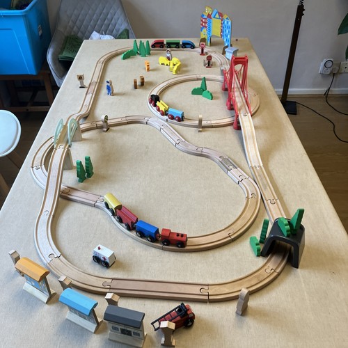 Wooden train track - train, chad
