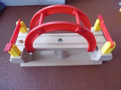 Wooden train track rotating - track,