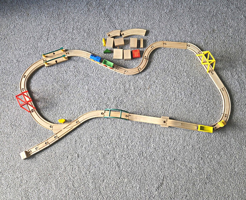 Piece wooden train track - 46,