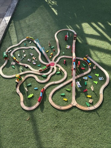 Wooden train track bundle - train, brio