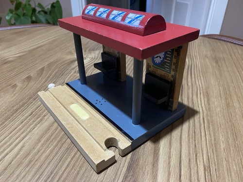 Wooden train track battery - train,
