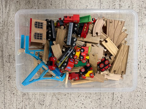 Large wooden train track - large,