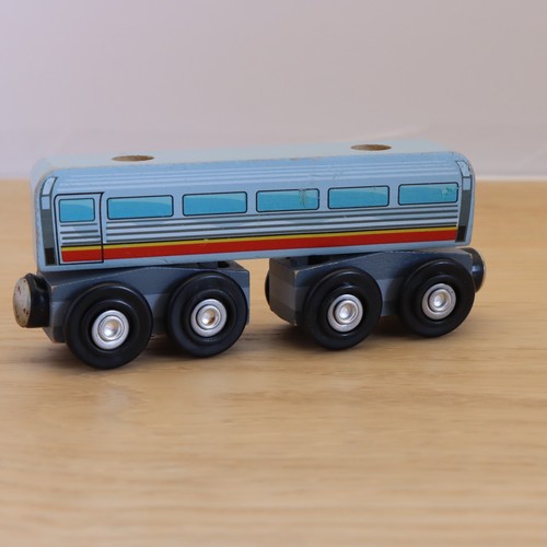 Wooden train track - train, articulated