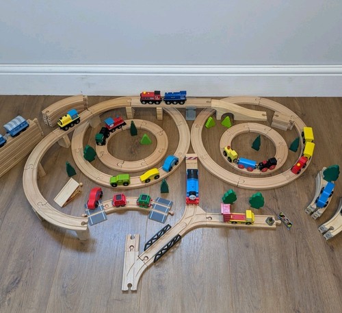 Wooden train track - train, bridges